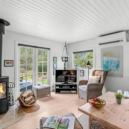 Dines - 1km From The Sea By Interhome Feriehus