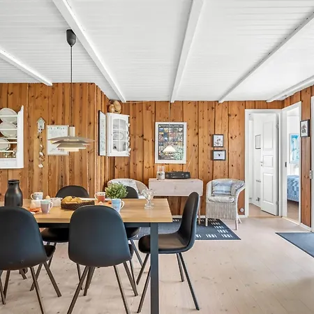 Dines - 1km From The Sea By Interhome Feriehus