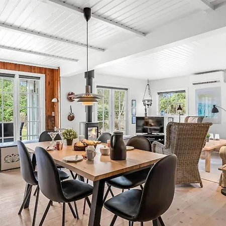 Dines - 1km From The Sea By Interhome Feriehus